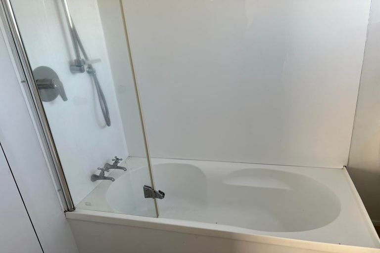 Photo of property in 8a Wainui Road, Waiwhetu, Lower Hutt, 5010