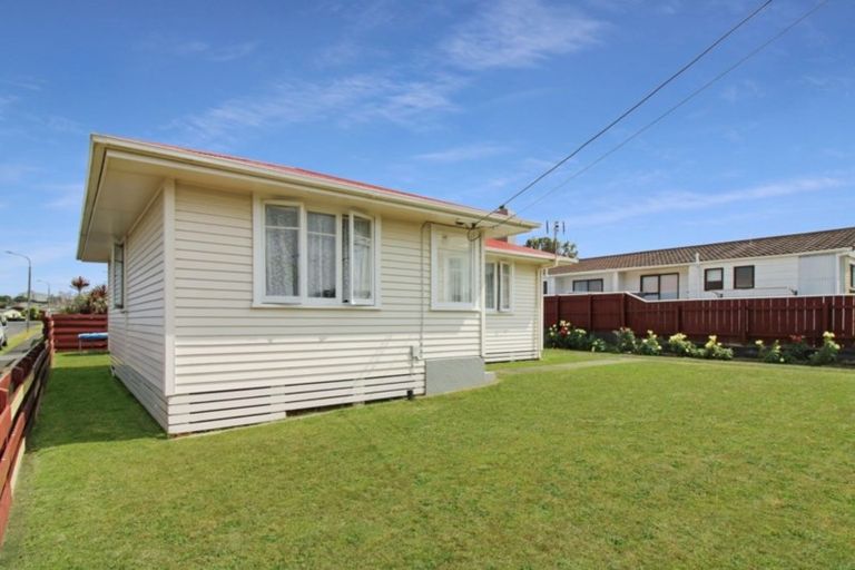 Photo of property in 84 Ngamotu Road, Spotswood, New Plymouth, 4310