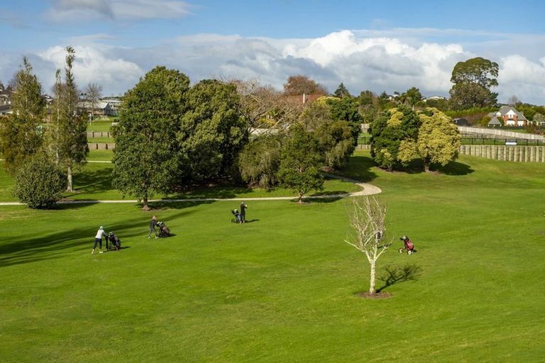 Photo of property in 56 Links View Drive, Omokoroa, 3114