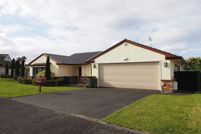 Photo of property in 9 Graven Court, Henderson, Auckland, 0612