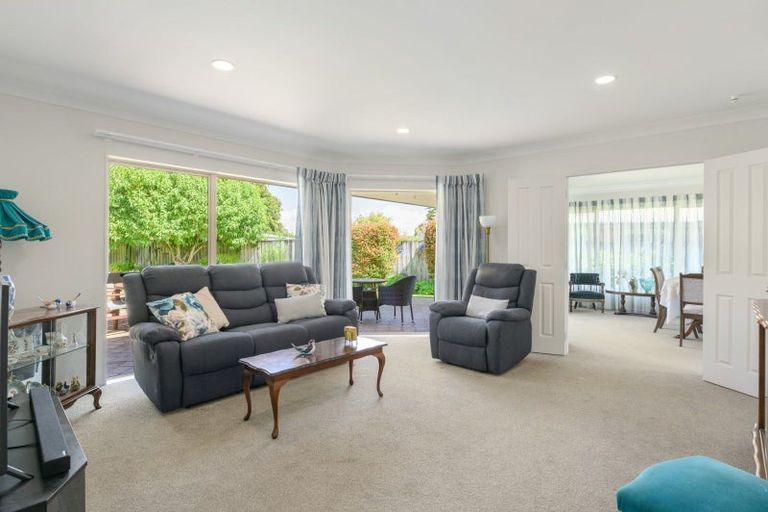 Photo of property in 35 Admiral Crescent, Flagstaff, Hamilton, 3210