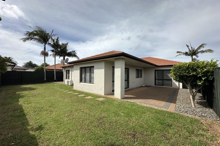 Photo of property in 27 Seneca Court, Golflands, Auckland, 2013