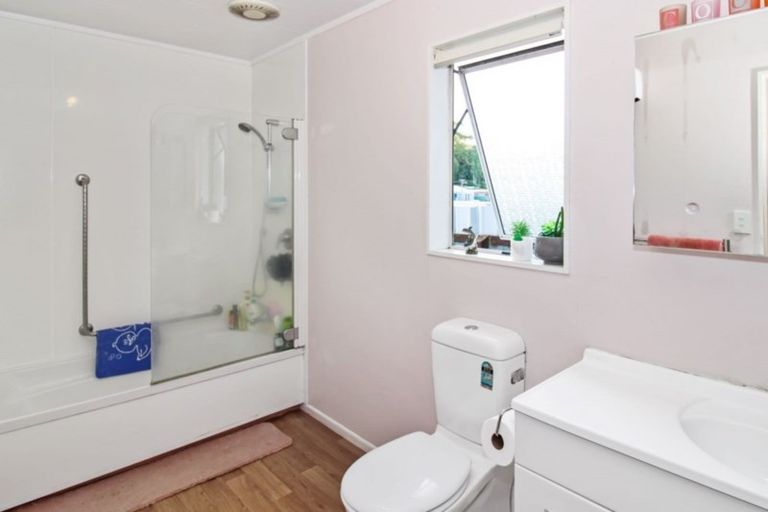 Photo of property in 117a Seaview Road, Westown, New Plymouth, 4310