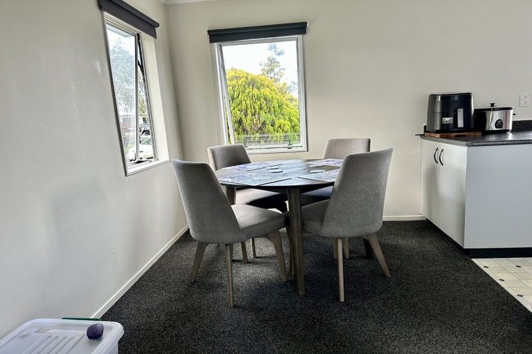 Photo of property in 24 Suzanne Grove, Kelvin Grove, Palmerston North, 4414