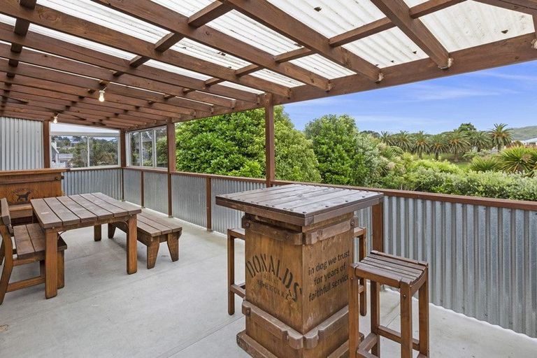 Photo of property in 2 Taipari Avenue, Raglan, 3225