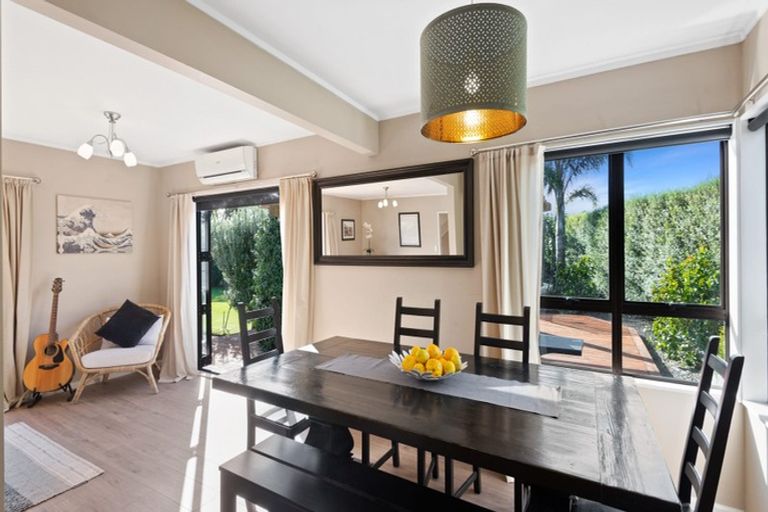 Photo of property in 16 Taihiki Road, Clarks Beach, 2122