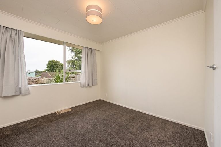 Photo of property in 37 Brightwater Crescent, Totara Park, Upper Hutt, 5018