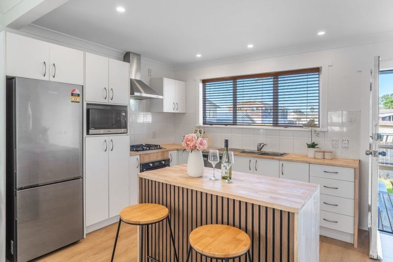 Photo of property in 44 Rimu Street, New Lynn, Auckland, 0600