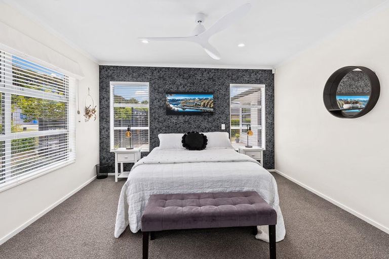 Photo of property in 12 Banks Boulevard, Whitby, Porirua, 5024