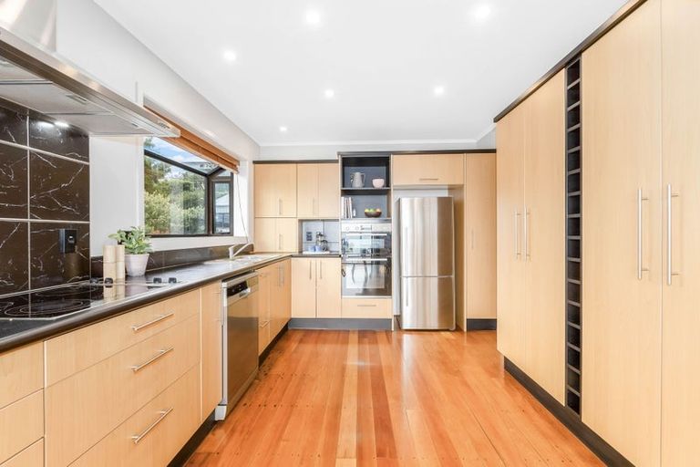 Photo of property in 55 Kahu Road, Paremata, Porirua, 5024