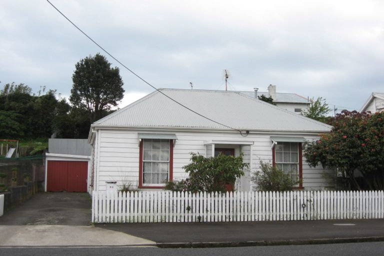 Photo of property in 92 Young Street, New Plymouth, 4310