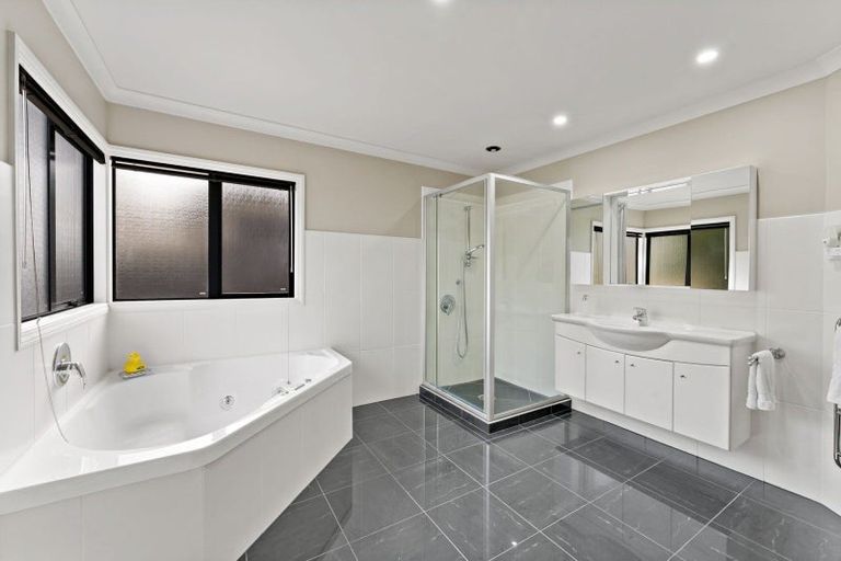 Photo of property in 157e Hobsonville Road, West Harbour, Auckland, 0618