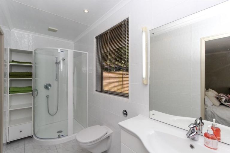 Photo of property in 46 Alberta Road, Glen Avon, New Plymouth, 4312