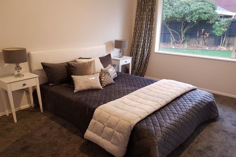 Photo of property in 51 Queenspark Drive, Parklands, Christchurch, 8083