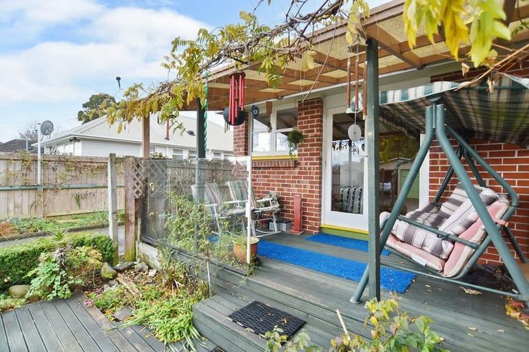 Photo of property in 17 Uxbridge Street, Northcote, Christchurch, 8052