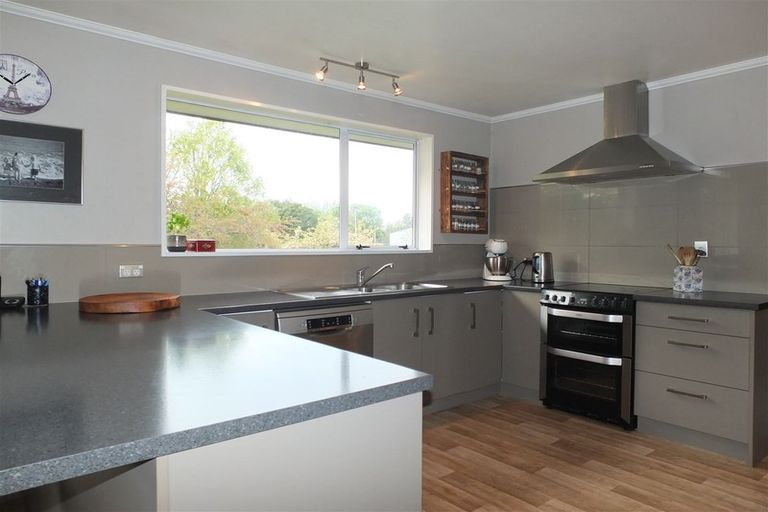 Photo of property in 70 Halstead Road, Pleasant Point, 7903