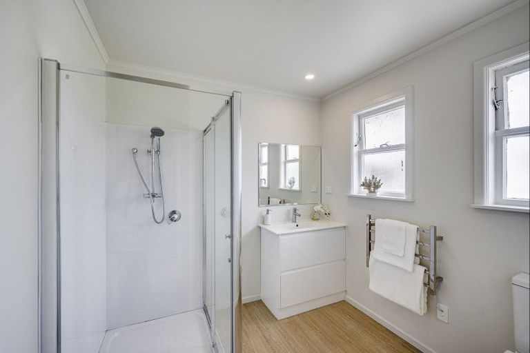 Photo of property in 11 Kelvin Road, Maraenui, Napier, 4110