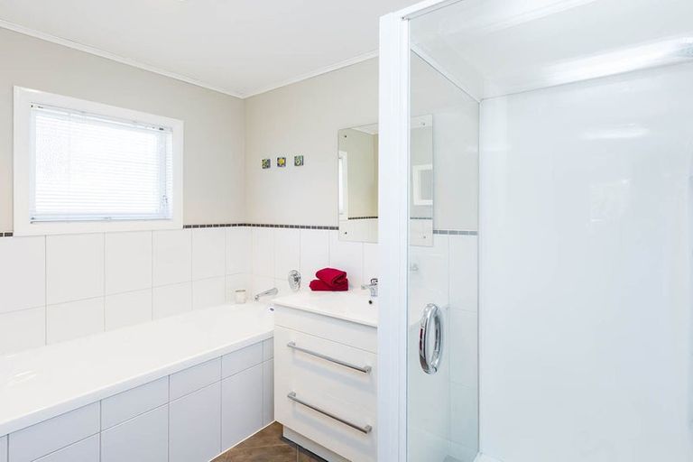 Photo of property in 17 Kiwi Street, Heretaunga, Upper Hutt, 5018