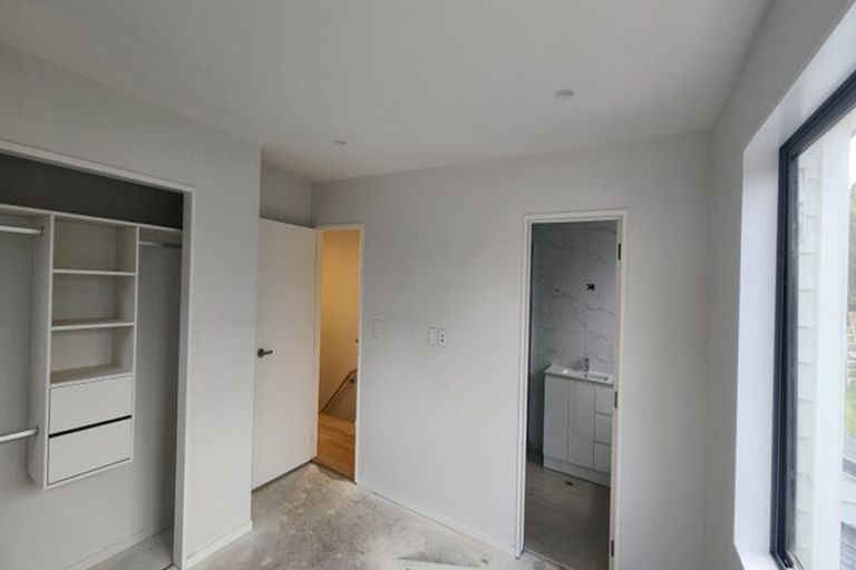 Photo of property in 39 Cascades Road, Pakuranga Heights, Auckland, 2010