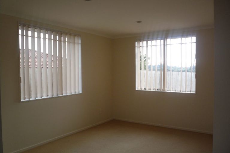 Photo of property in 8 Frederick Reece Drive, The Gardens, Auckland, 2105
