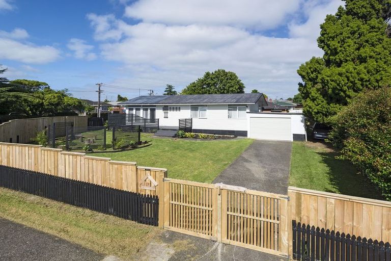 Photo of property in 19 Fields Road, Manurewa, Auckland, 2102