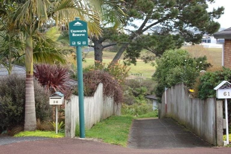 Photo of property in 35 Calypso Way, Unsworth Heights, Auckland, 0632