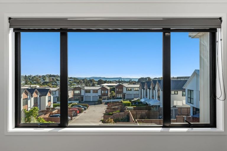 Photo of property in 17 Seafarer Crescent, Stanmore Bay, Whangaparaoa, 0932