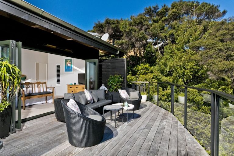 Photo of property in 14 Remu Place, Greenhithe, Auckland, 0632