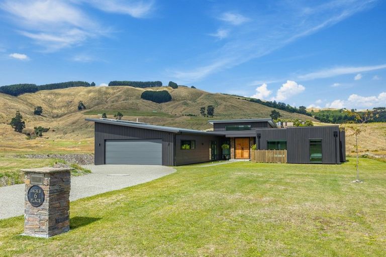 Photo of property in 6 The Fairways, Kinloch, Taupo, 3377