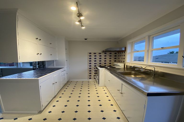 Photo of property in 65 Farquhar Road, Glendene, Auckland, 0602