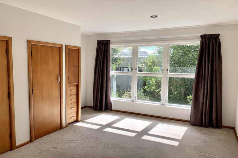 Photo of property in 8 Speedy Crescent, Hillcrest, Auckland, 0627