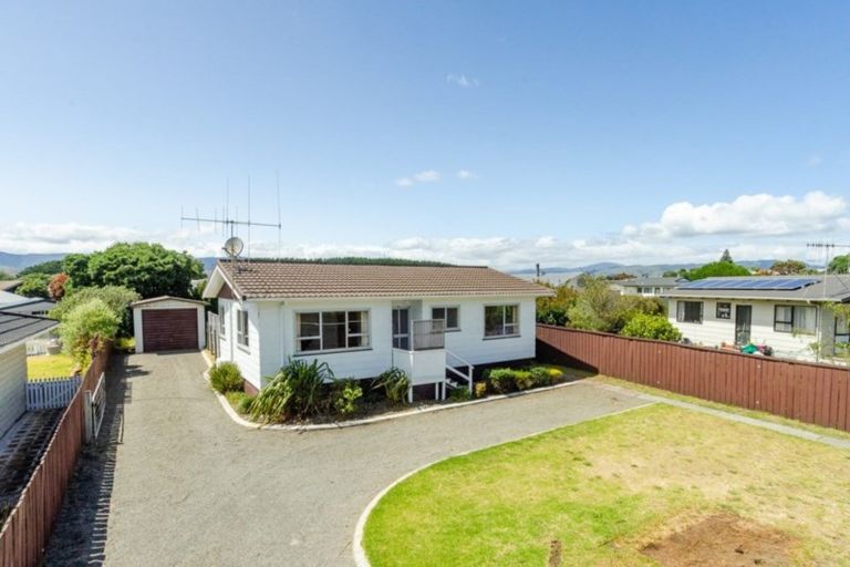 Photo of property in 40 Norfolk Crescent, Otaki Beach, Otaki, 5512