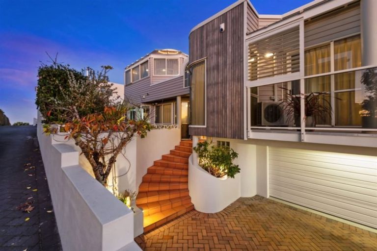 Photo of property in 1/207 Oceanbeach Road, Mount Maunganui, 3116