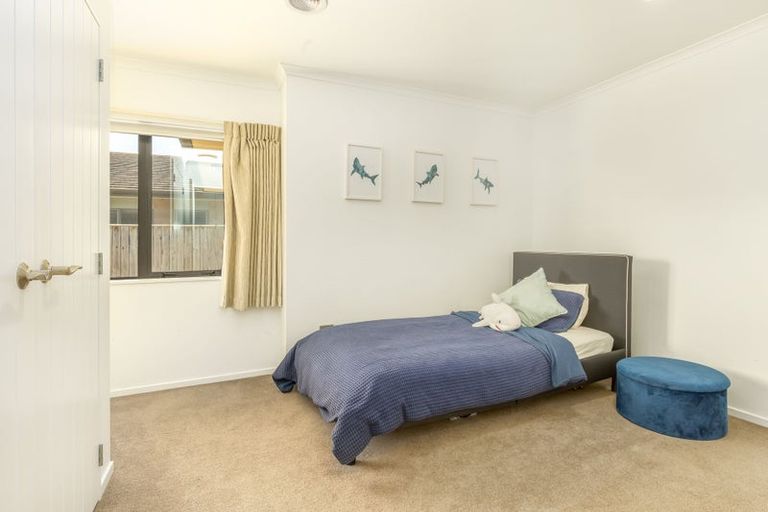 Photo of property in 22 Bluewater Place, Paraparaumu, 5032