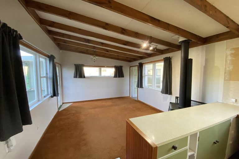 Photo of property in 17 Kapiti Lane, Otaki Beach, Otaki, 5512