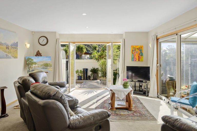 Photo of property in 27 Augusta Street, Redcliffs, Christchurch, 8081