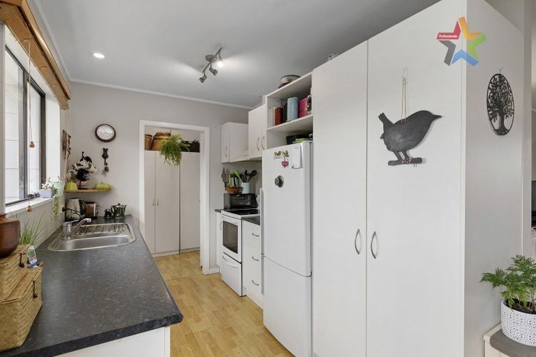 Photo of property in 2/24 Gadsby Street, Avalon, Lower Hutt, 5011