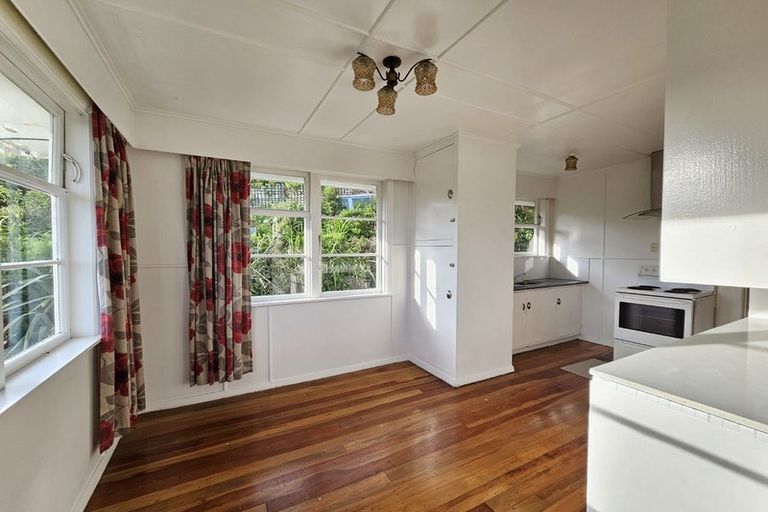 Photo of property in 57 Salford Street, Newlands, Wellington, 6037