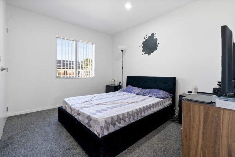 Photo of property in 19 Valour Lane, Papakura, 2110