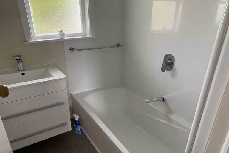 Photo of property in 30a Saint Ronans Avenue, Waterloo, Lower Hutt, 5011