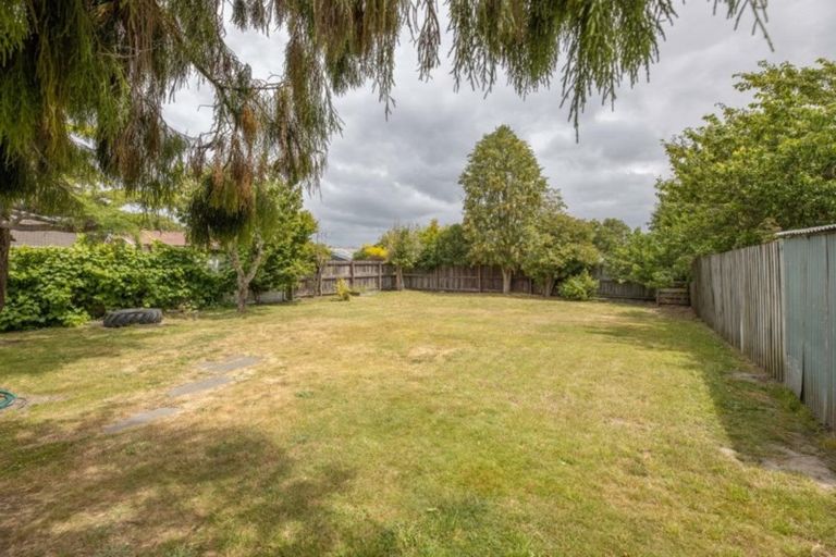 Photo of property in 98 Prestons Road, Redwood, Christchurch, 8051