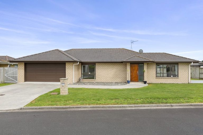 Photo of property in 21 Chadwick Place, Rototuna North, Hamilton, 3210