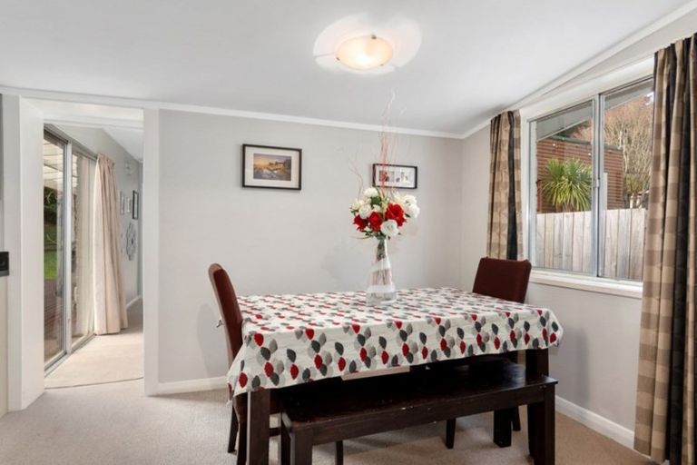 Photo of property in 5 Elmslie Road, Pinehaven, Upper Hutt, 5019