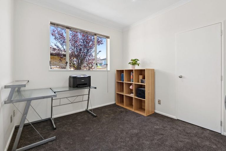 Photo of property in 74 Baverstock Road, Flat Bush, Auckland, 2016