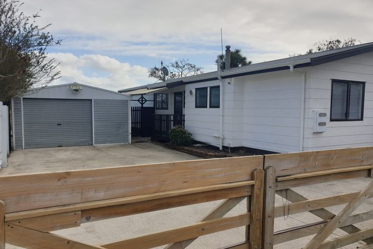 Photo of property in 2/31 Sutton Crescent, Papakura, 2110