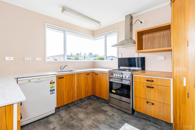 Photo of property in 19 Timaru Road, Waimate, 7924