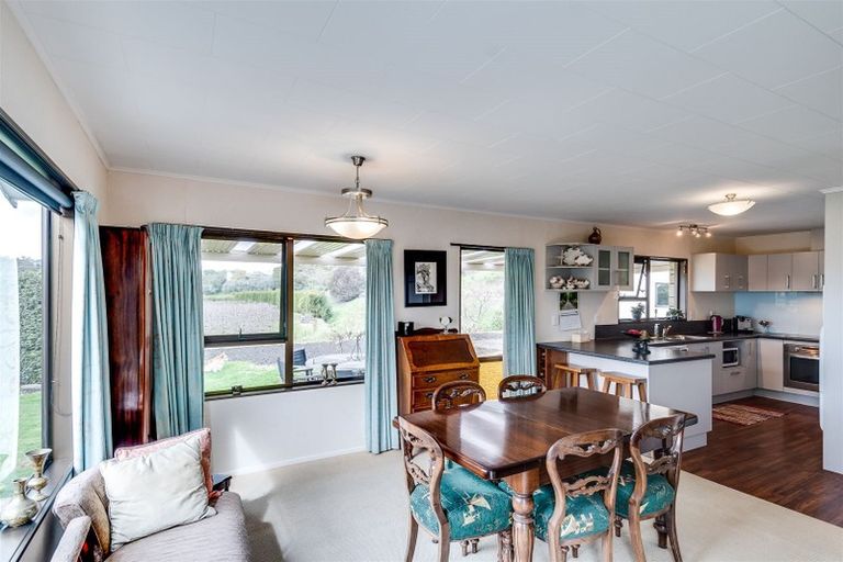 Photo of property in 977 Puketapu Road, Puketapu, Napier, 4182