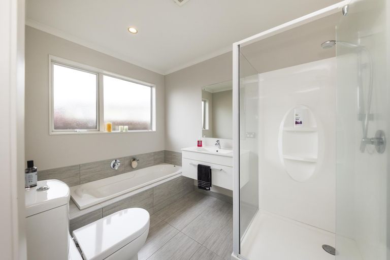 Photo of property in 6a Chelwood Street, Takaro, Palmerston North, 4412