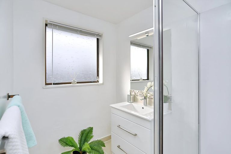 Photo of property in 31 Tyrone Street, Belfast, Christchurch, 8051