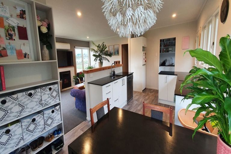 Photo of property in 20 Victoria Avenue, Waiuku, 2123